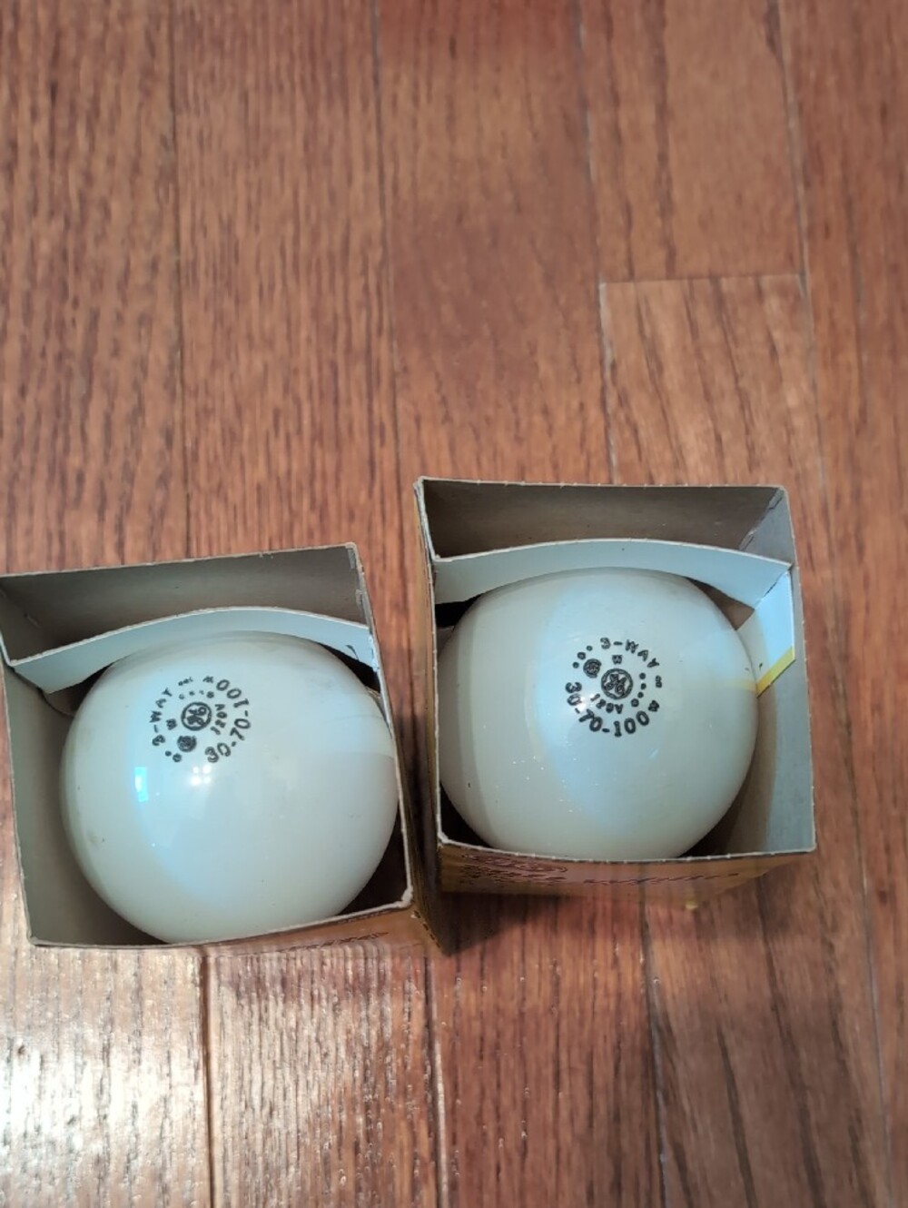 GE 2 Pack Soft White 3-Way A21 Light Bulb 30/70/100W New - Picture 2 of 4